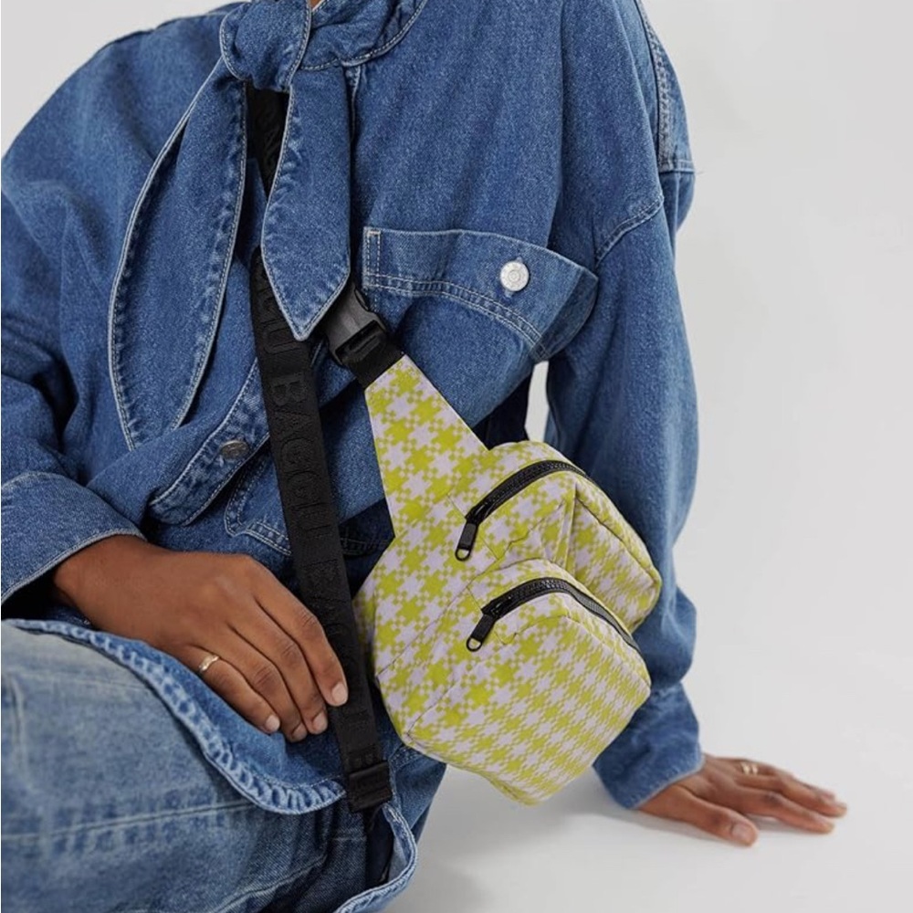 BAGGU Fanny Pack in Pink Pistachio. EUC - Picture 2 of 5